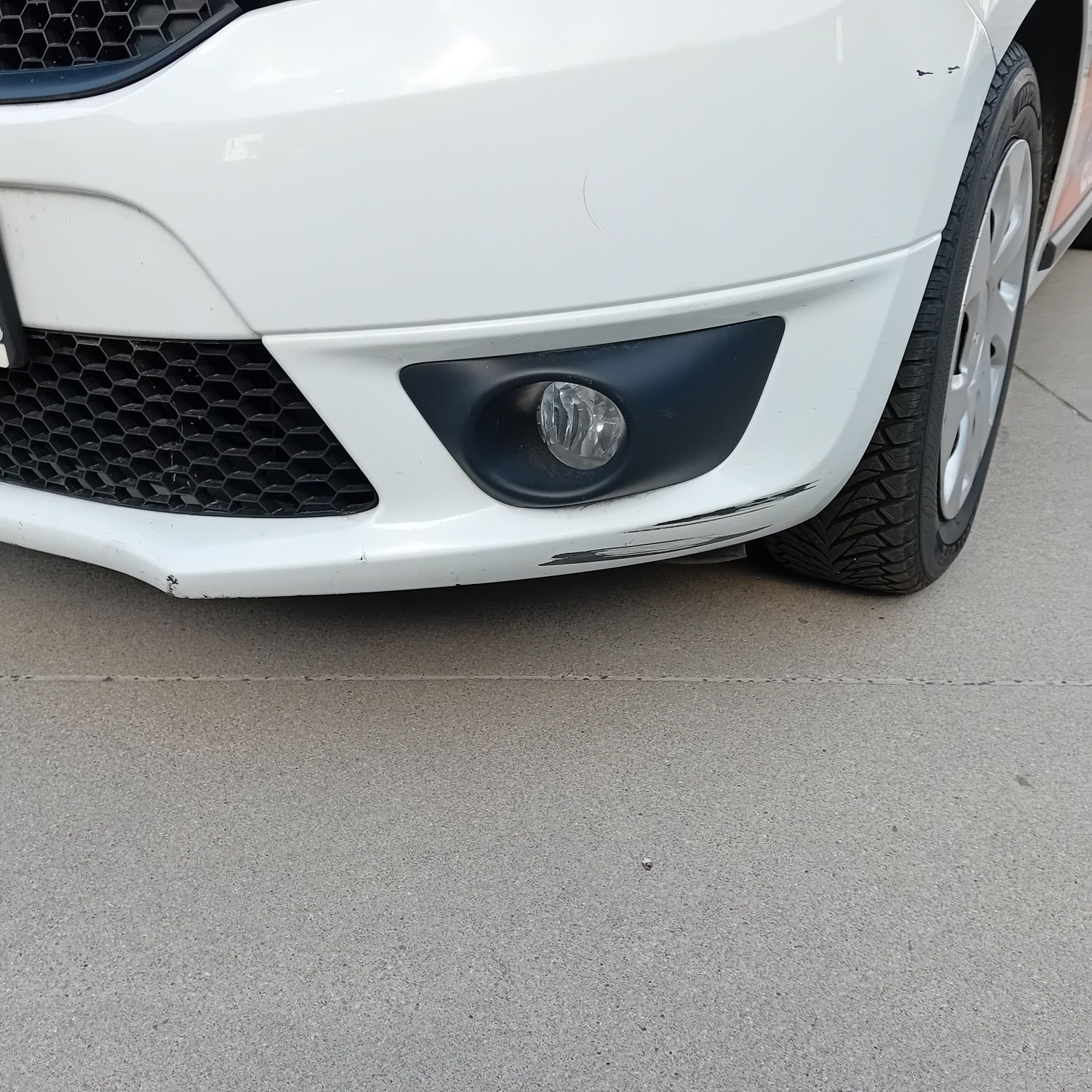 Dacia Logan MCV uszkodzony