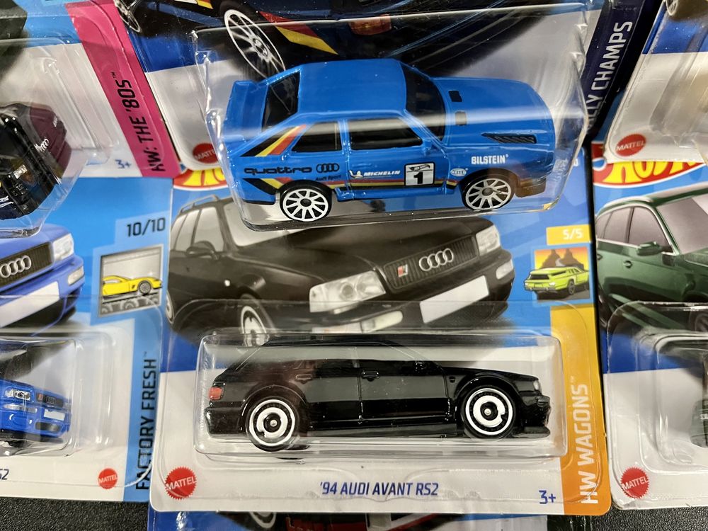 Модель Audi RS2 Avant Hot Wheels