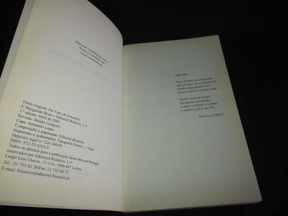 Livro Em Casa de Estranhos Margarida Brum Autografado
