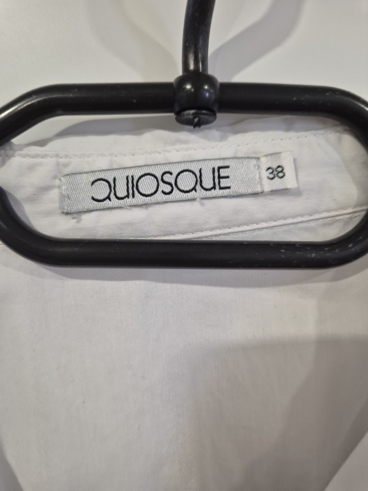 Biała bawełniane koszulowa bliska Quosoue 38
