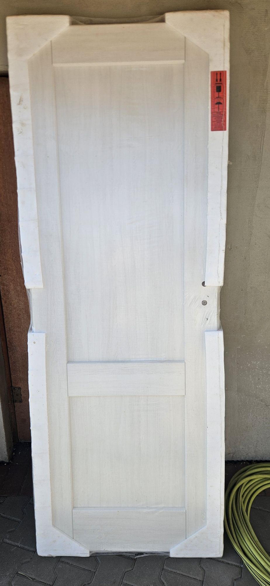 Drzwi wewnętrzne pełne 70 prawe z ościeżnica regulowana 16-18cm