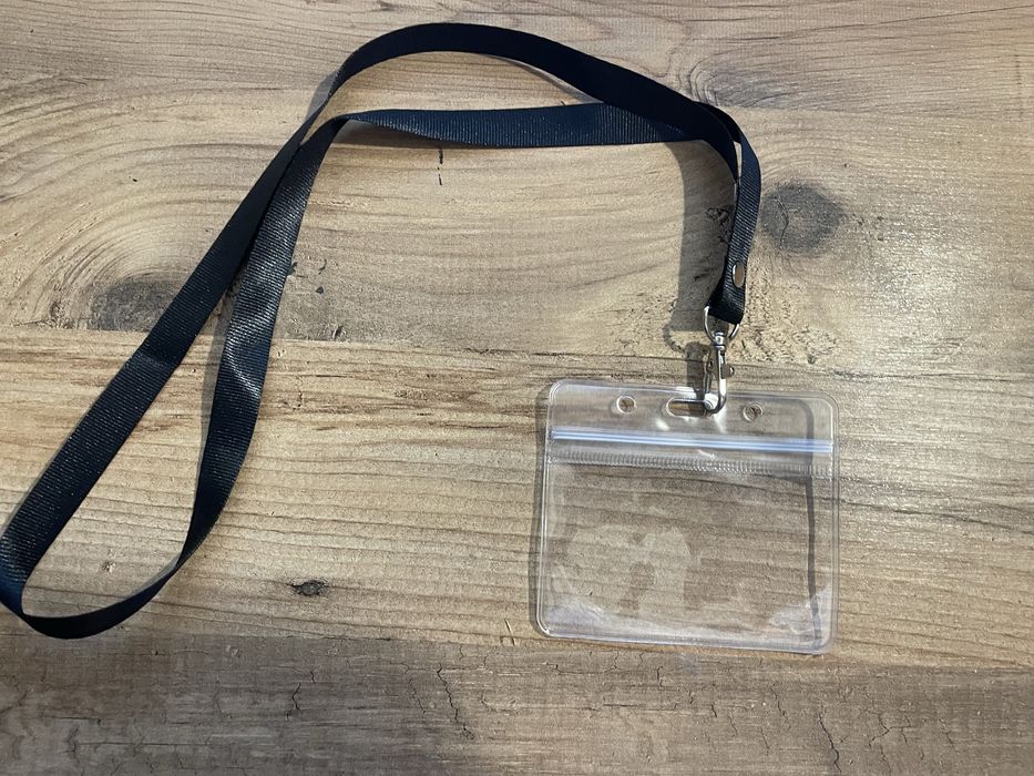 Etui na Kartę wstępu . Identyfikator
