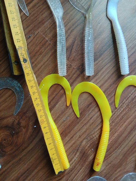 31 dużych gum wędkarskich 17 cm