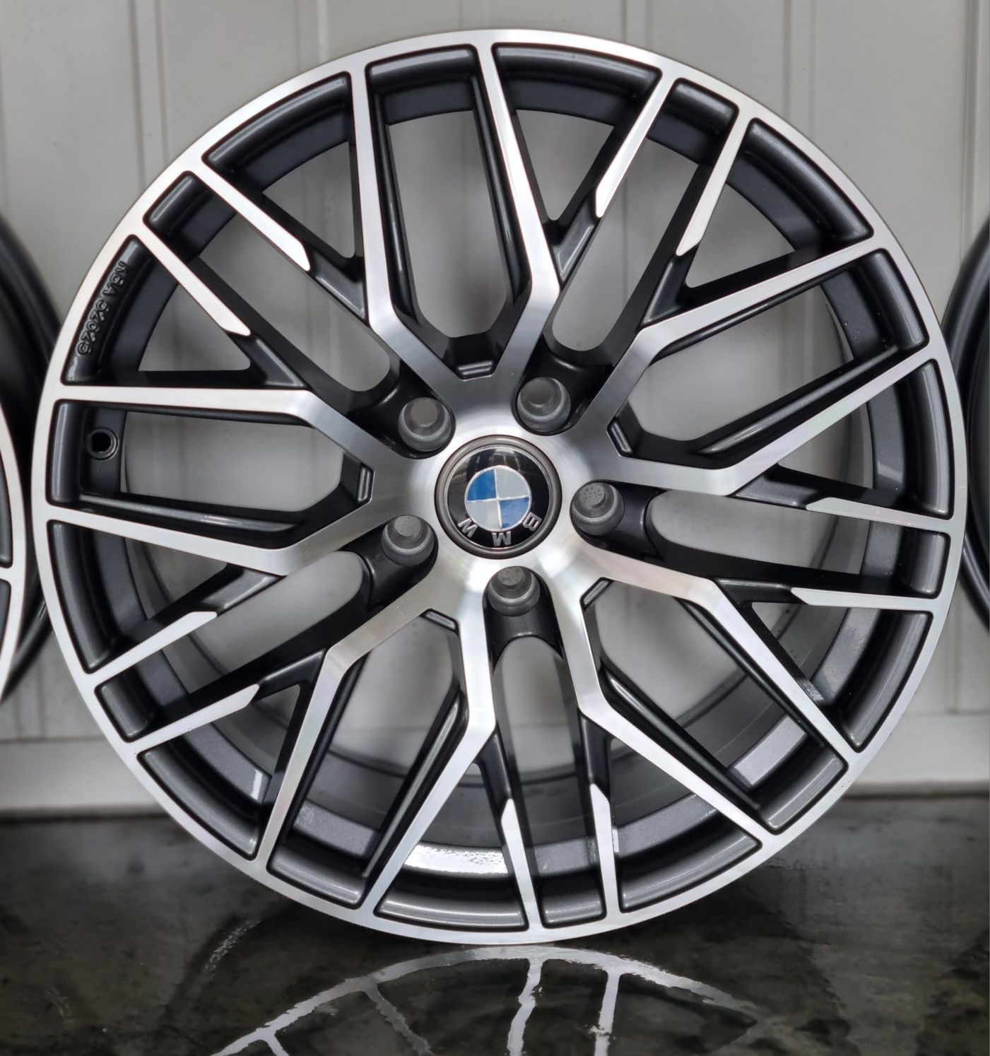5x112 18 BMW Alufelgi G20 G30 G11 G12 G01 G02 G03 X3 X4 X5
G02 G05 401