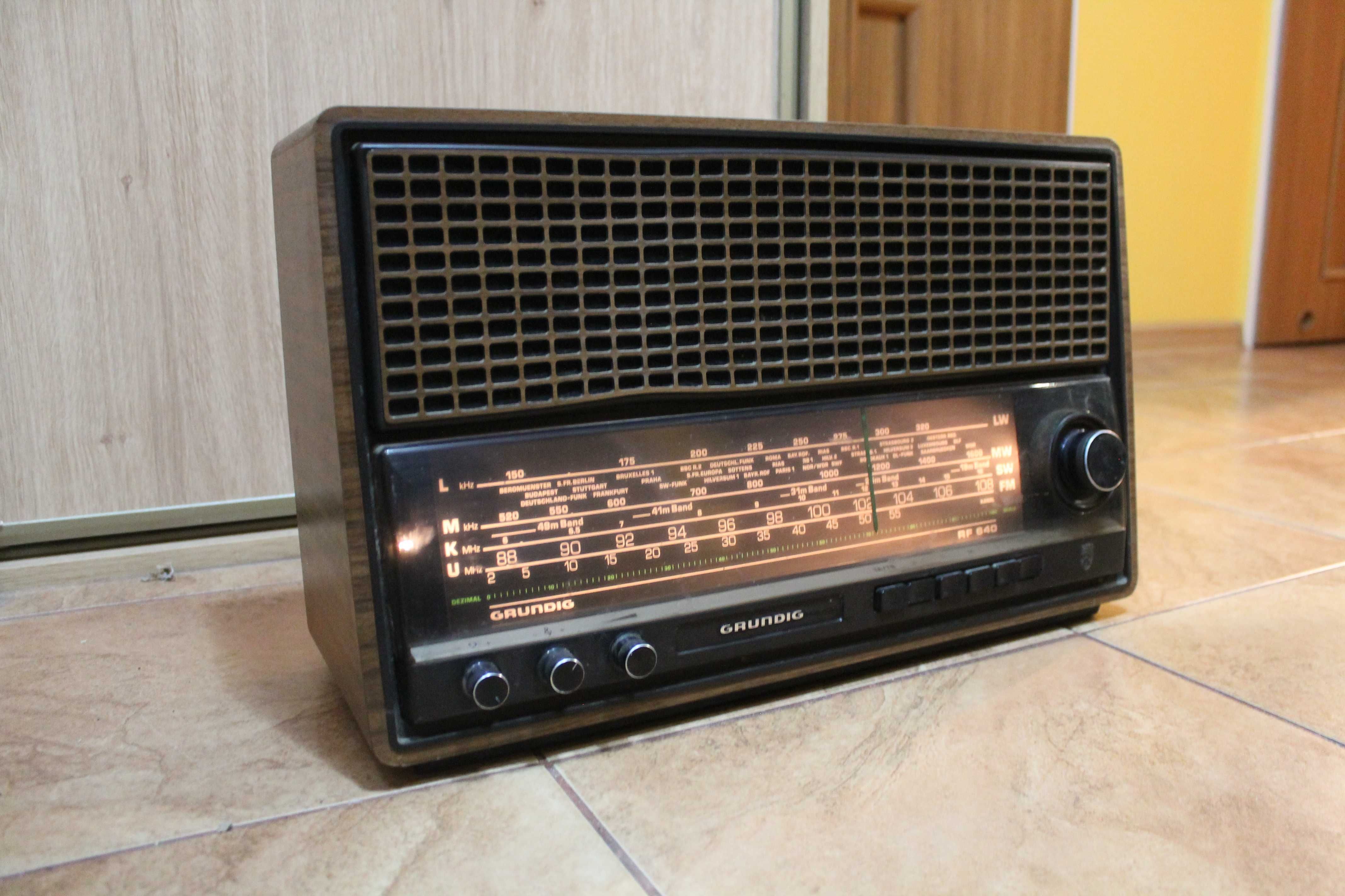 Ładne Radio Grundig RF 640 Retro Vintage