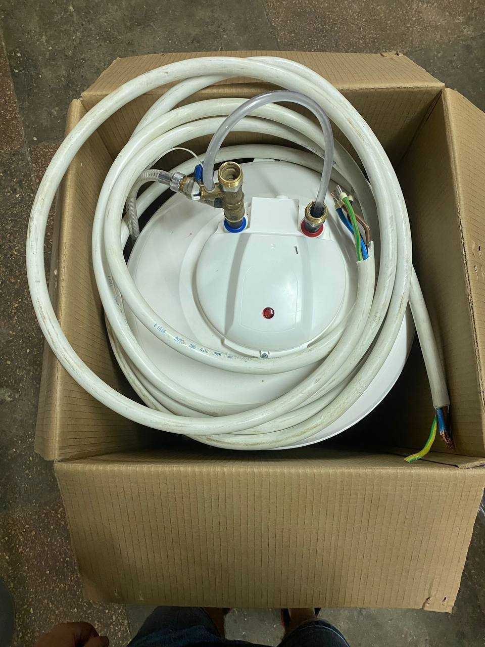 Водонагрівач бойлер електричний вертикальний ROUND VMR100 1500W побут