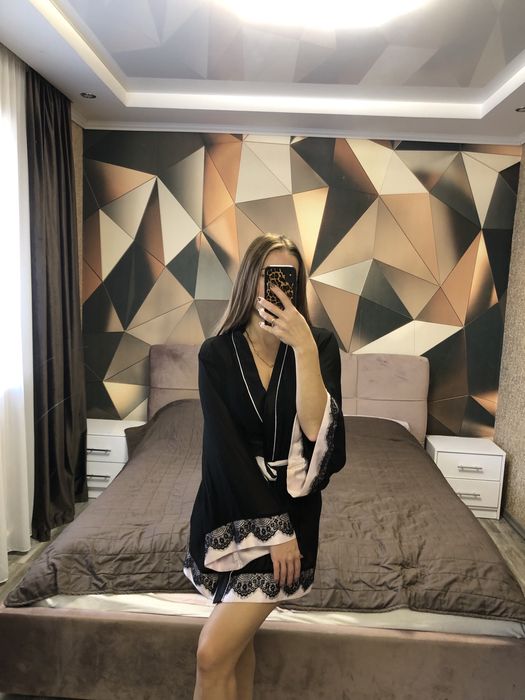 Халат, пеньюар жіночий