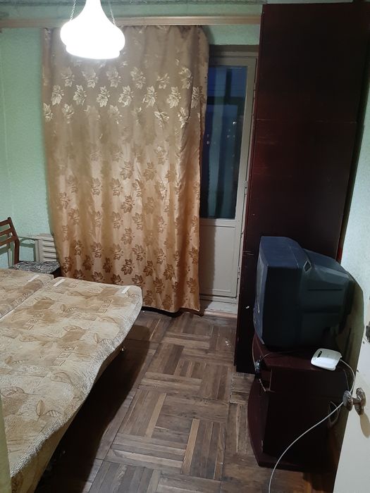 Cдам комнату 1400грн (ком.плат.не надо)  на осипенковском