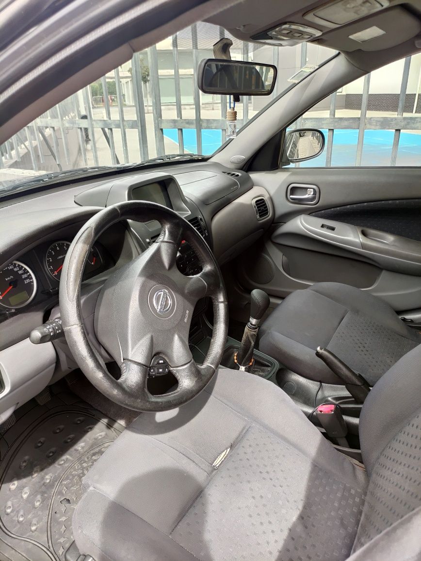 Nissan almera 2003