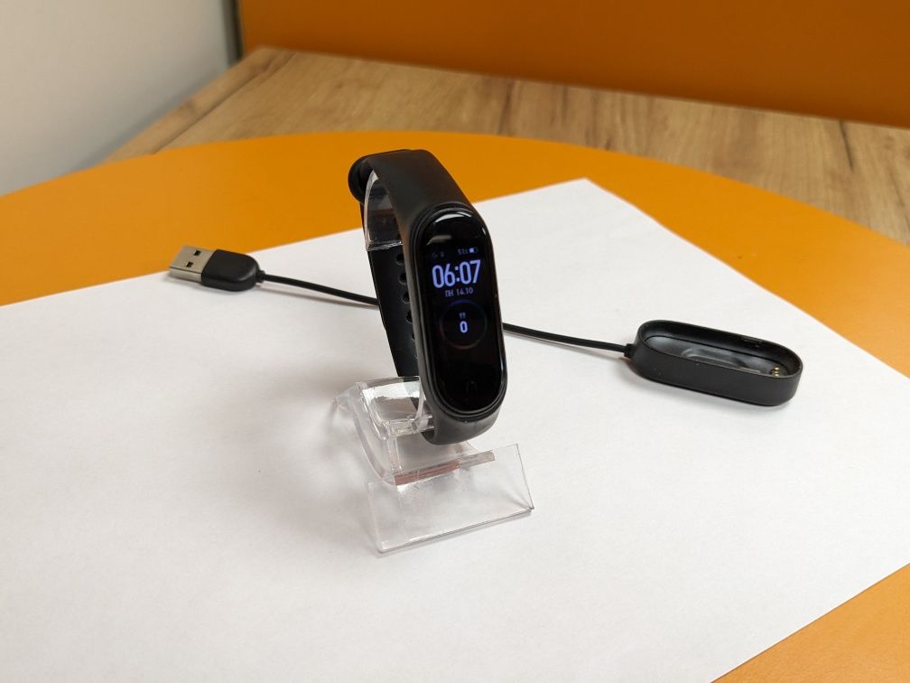 Фітнес браслет Xiaomi Mi Band 4 NFC