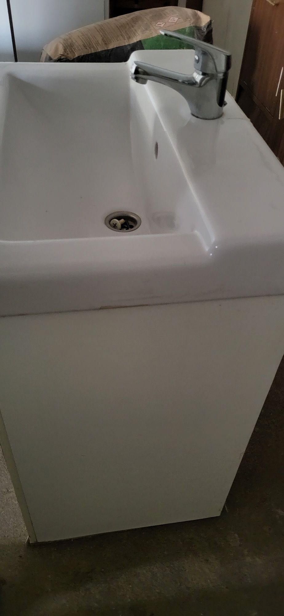 Vendo lavatório com armário