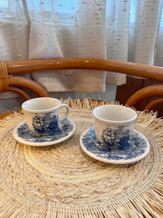 Chávenas e prato vintage