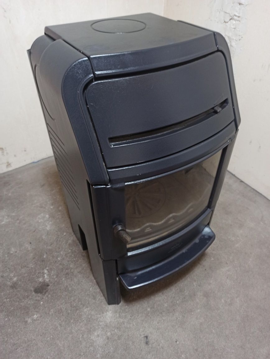 Jotul f220 petit piec żeliwny kominek koza
