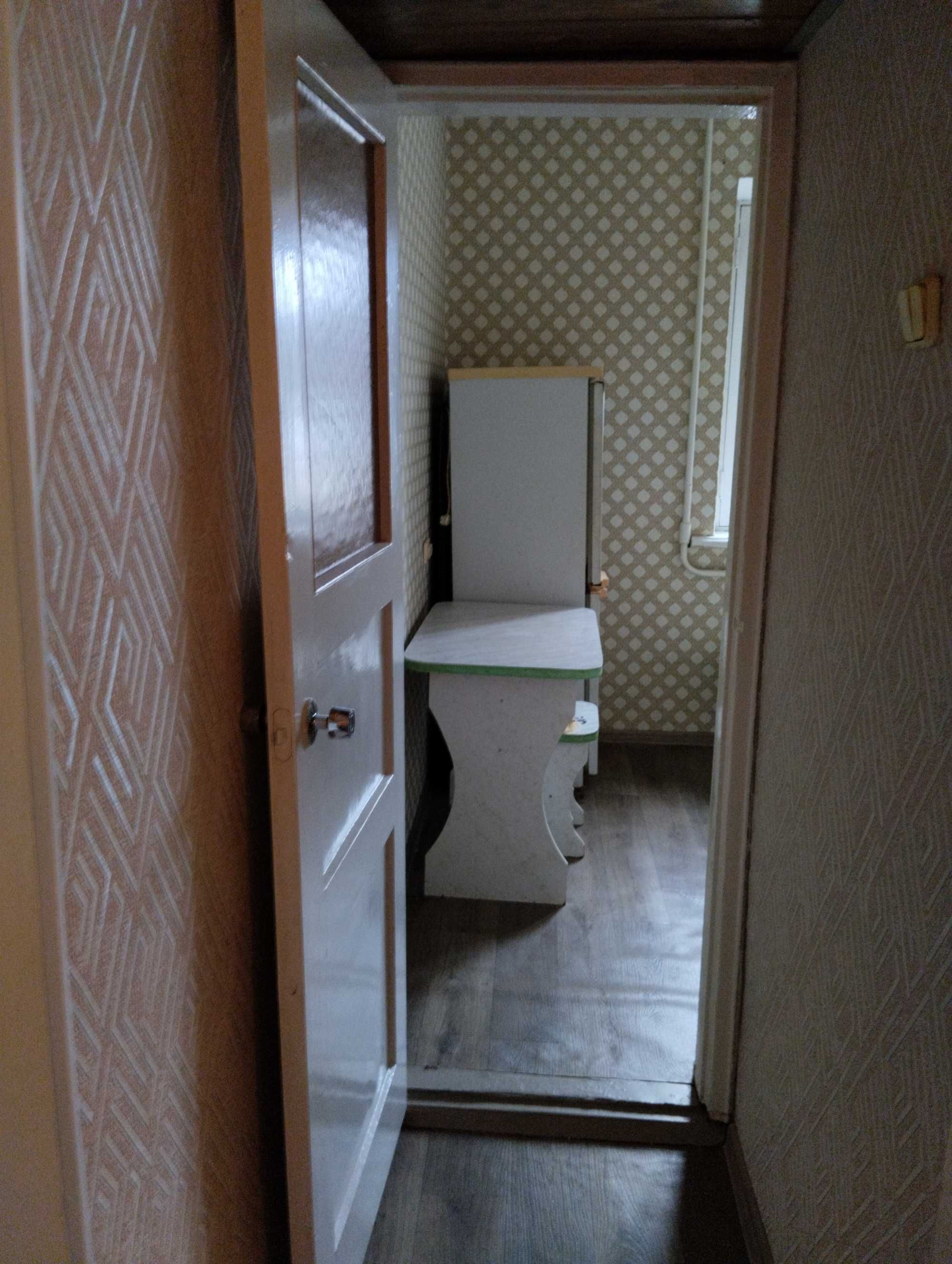 Продам 1 комнатную хорошую квартиру на проспекте  Слобожанском