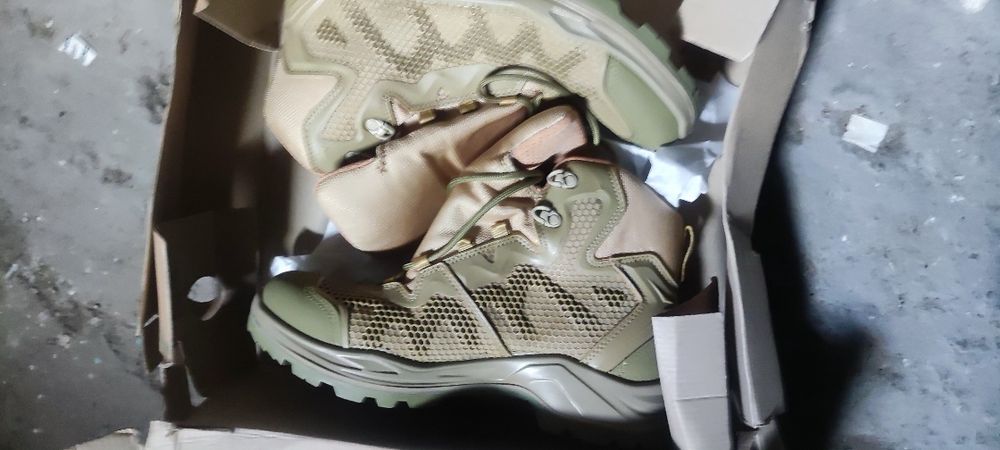 Продаю новые берцы