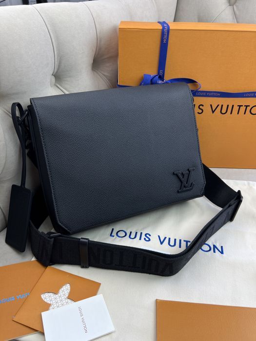Кожаный мессенджер Louis Vuitton черная плечевая сумка Луи Виттон c809