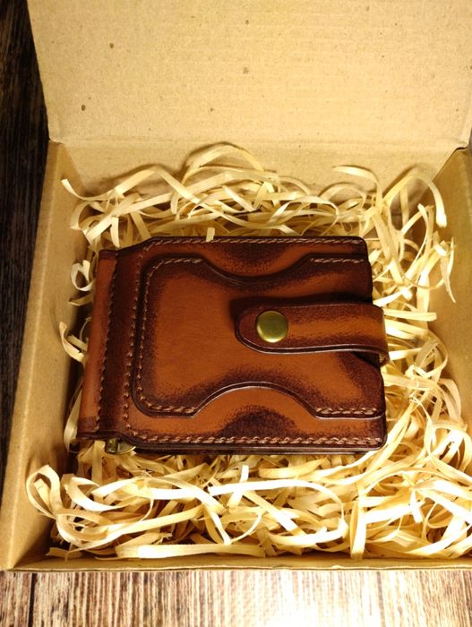 Зажим для купюр .