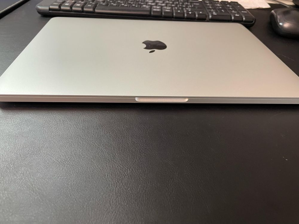 MacBook Pro 13 2019 A1989 8/256/i5 2,4