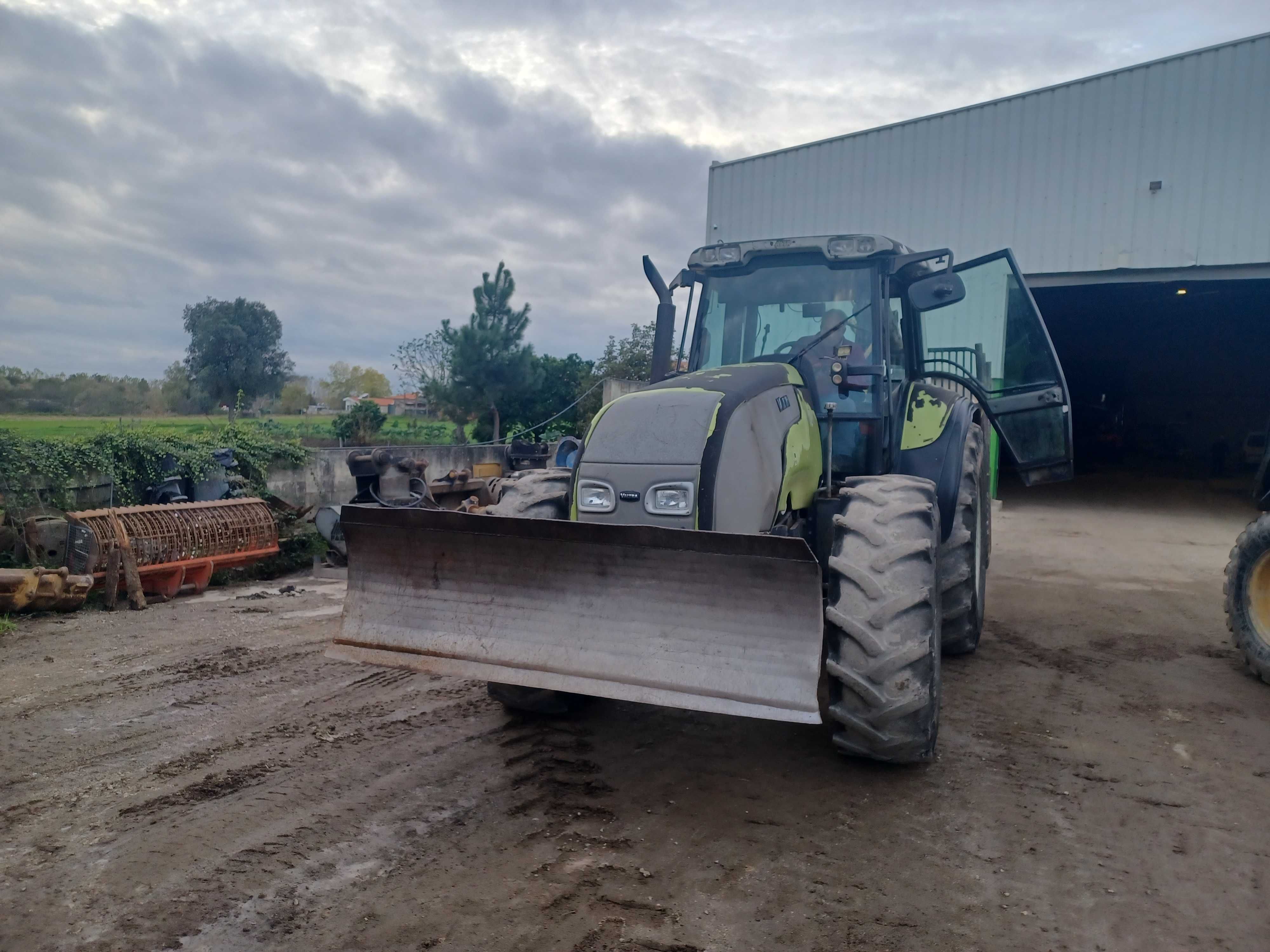 Trator florestal Valtra T130