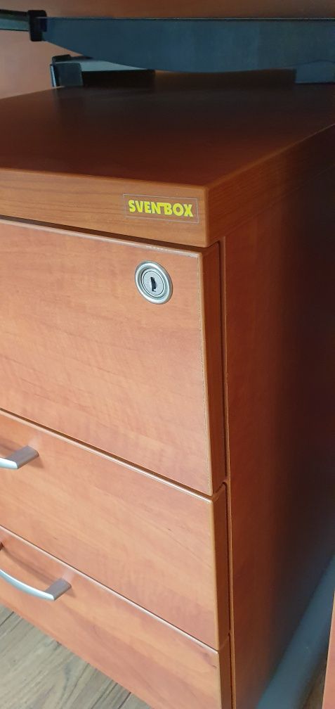 Komplet, biurko Svenbox 160x90  z komodą na kółkach  i organizerem