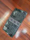 Mala preta com brilhantes tipo clutch