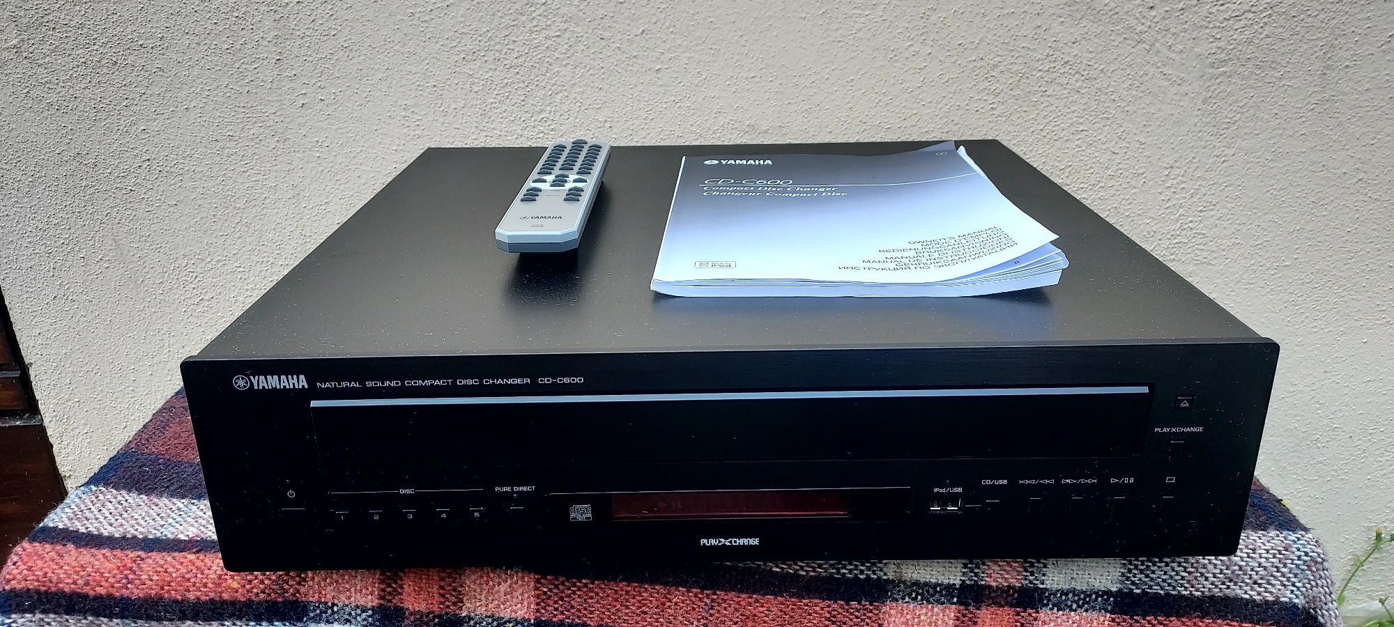 Zmieniarka CD Yamaha CD-C600 z pilotem