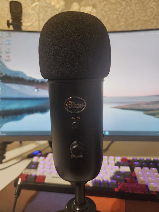 Logitech Blue Yeti мікрофон