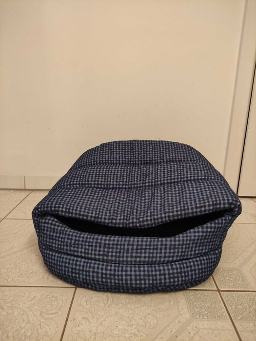 Budka materiałowa dla psa