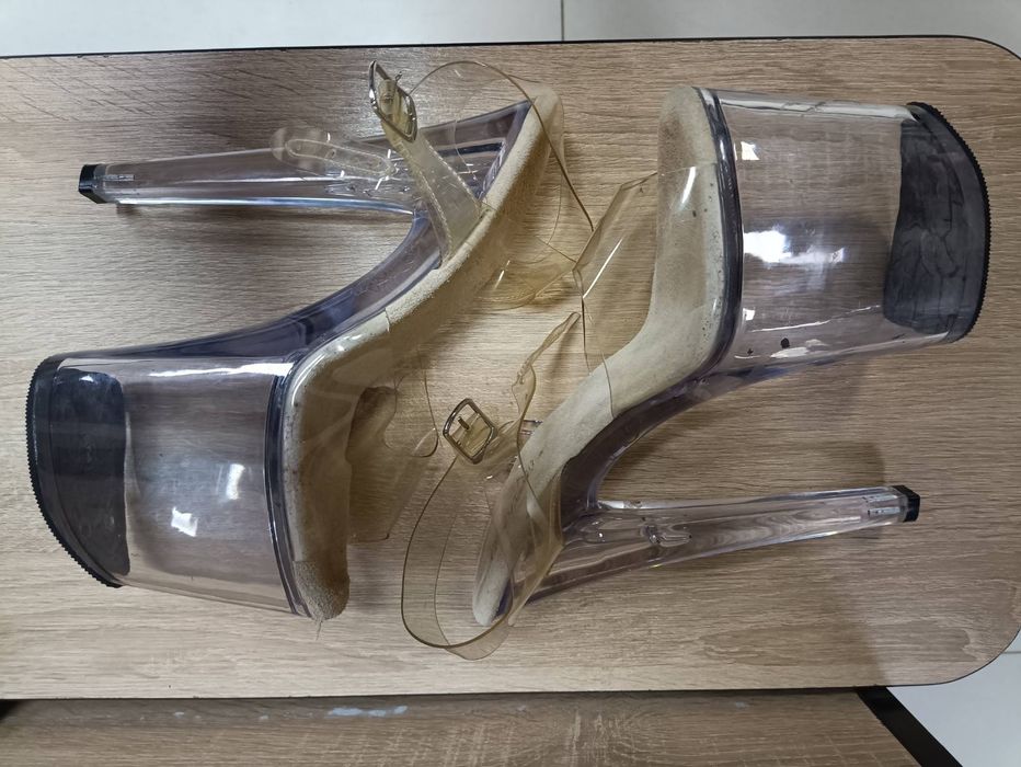 Прозорі босоніжки - стріпи Pleaser