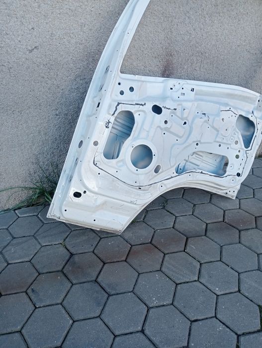 Porta direita Isuzu