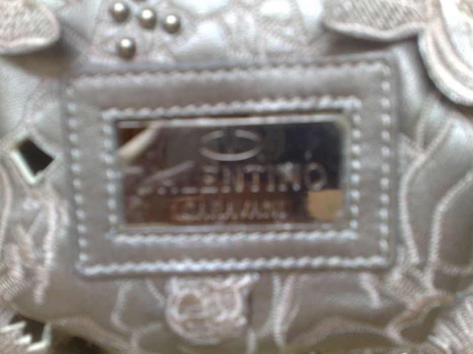 Кружевная сумка "Valentino Garavani" из плотной натуральной кожи,новая