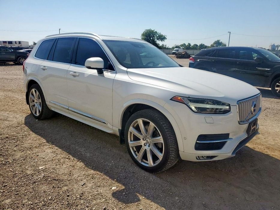Volvo XC 90 Auta z USA - Zapytaj o więcej ofert!