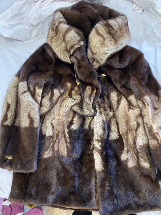 Норкова шуба з суцільних спинок