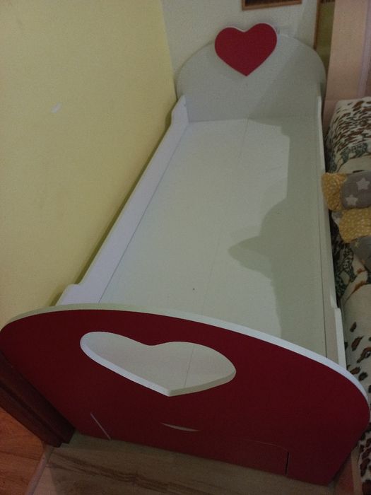 Ліжко для дівчинки, одинарне