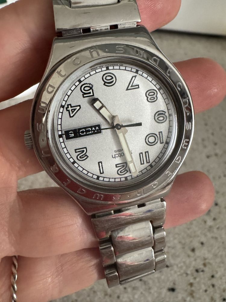 Годинник swatch irony не іде