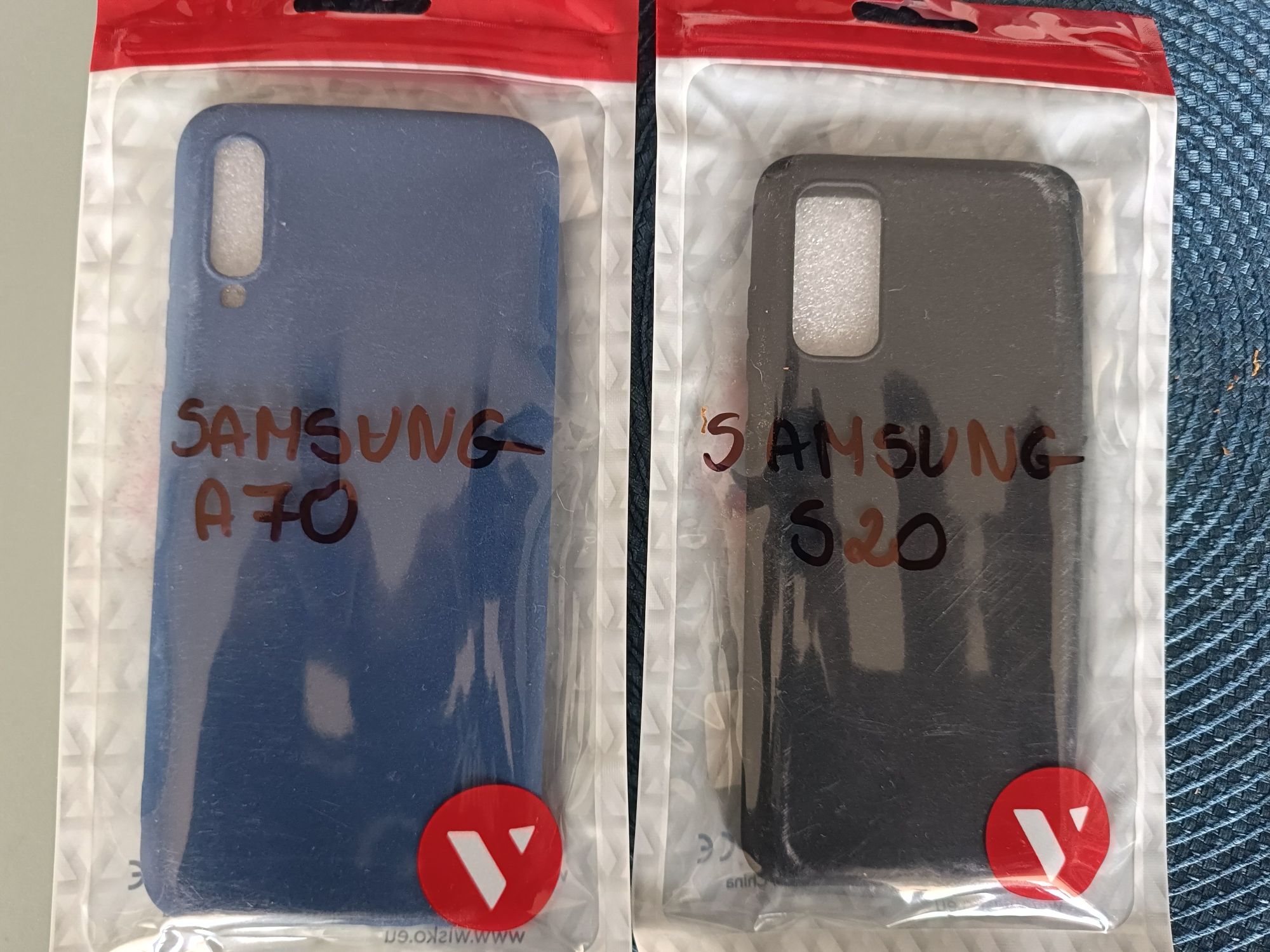 Etui na telefony