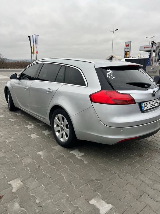 Опель інсігнія 2010. Р.