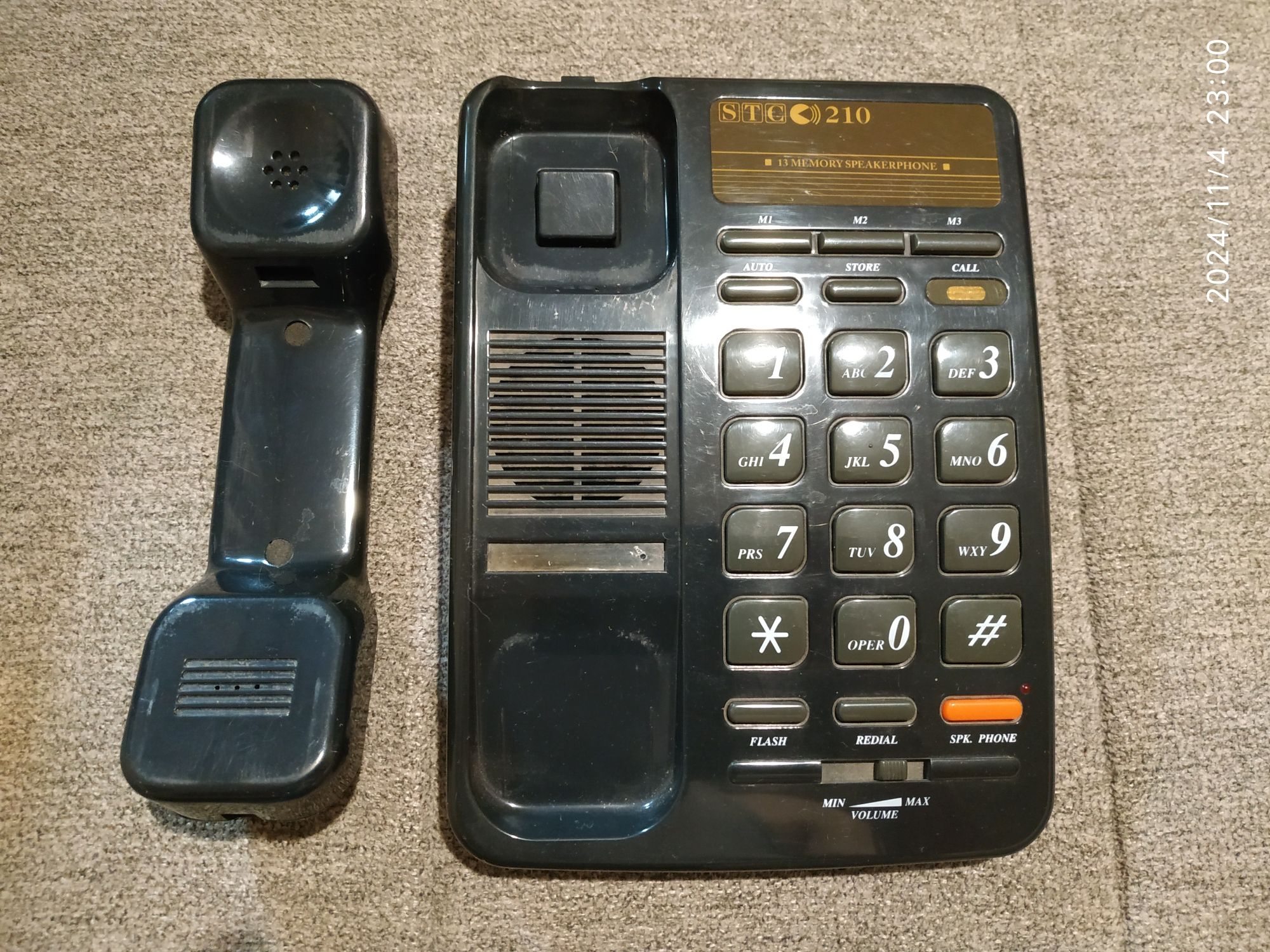Telefon stacjonarny biurkowy