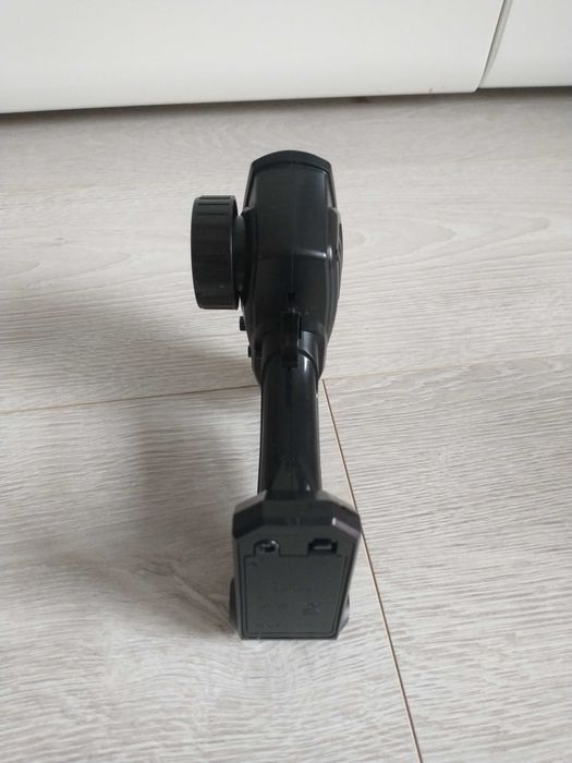 Pilot do samochodu terenowego SMIKI