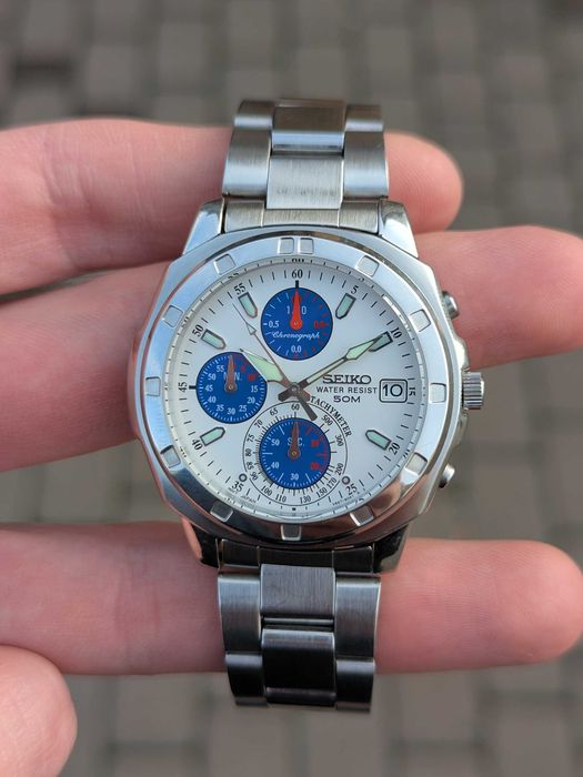 Seiko V657-9010 chrono white/blue dial