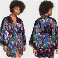 Сатиновий халат з мереживом Luxe Satin Lace Inset Robe Victoria's secr