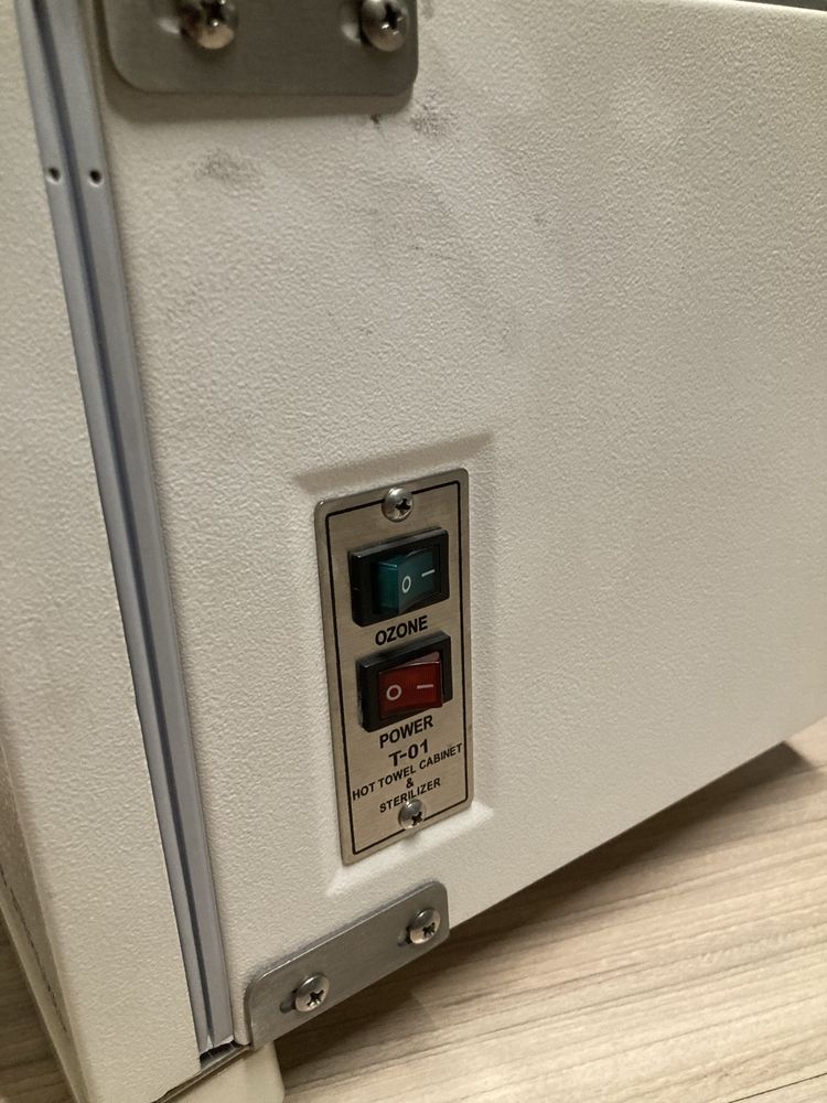 Sterylizator UV-C T01 z funkcja podgrzewania recznikow