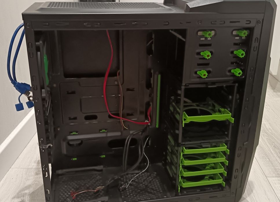 Корпус для пк з активним охолодженням
