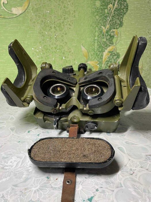 Бінокуляр армійський