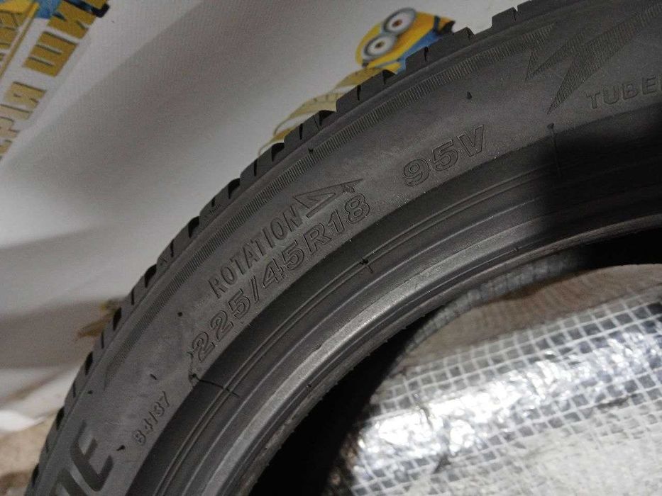 *Шини Bridgestone 225/45R18. 2шт. Зима 2022р. (0402)