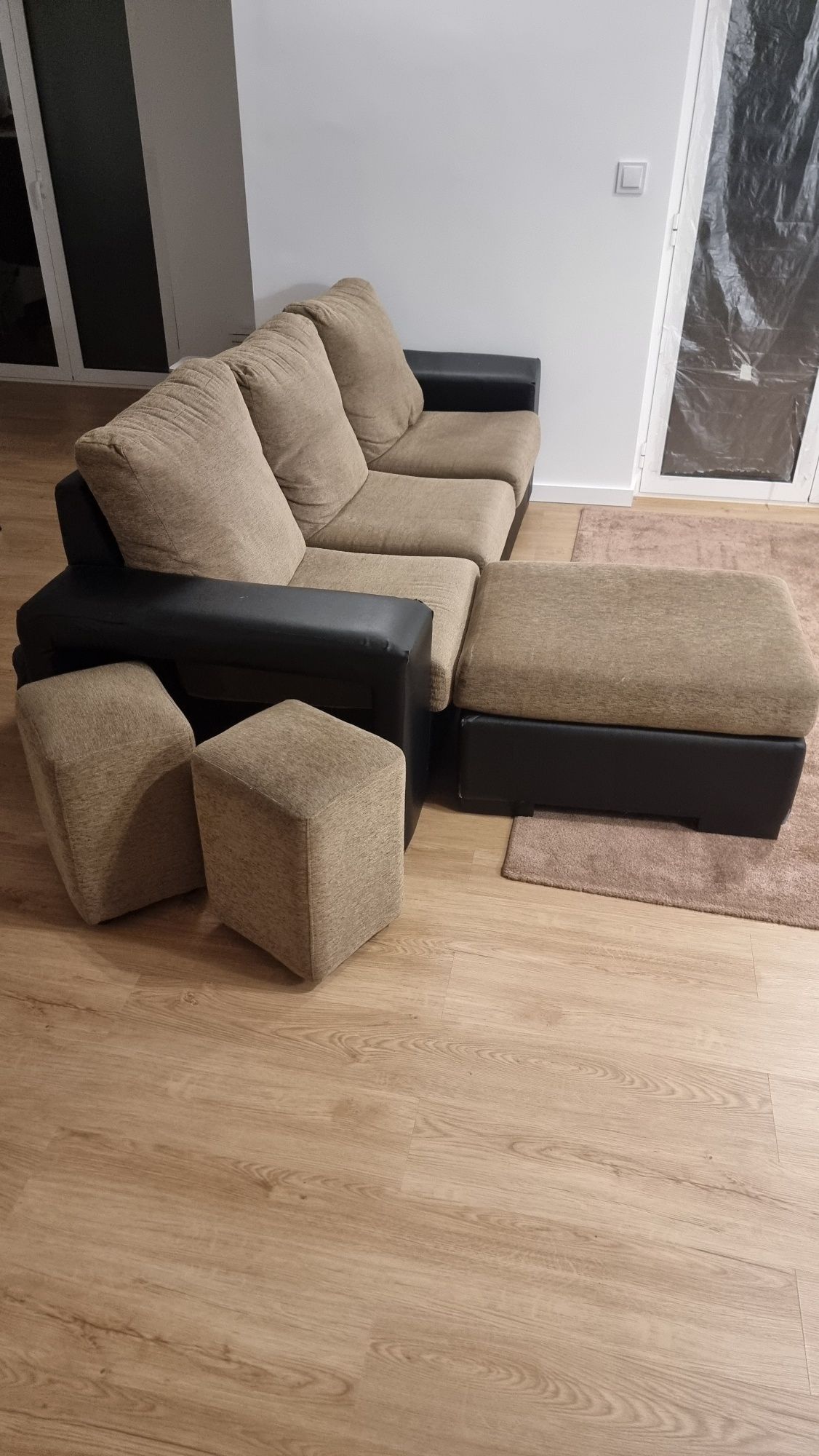 Sofá com chaise longue