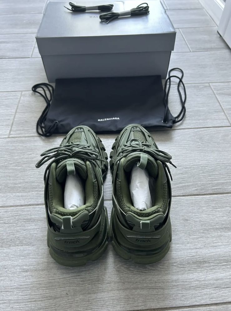 Balenciaga track 1 legit,