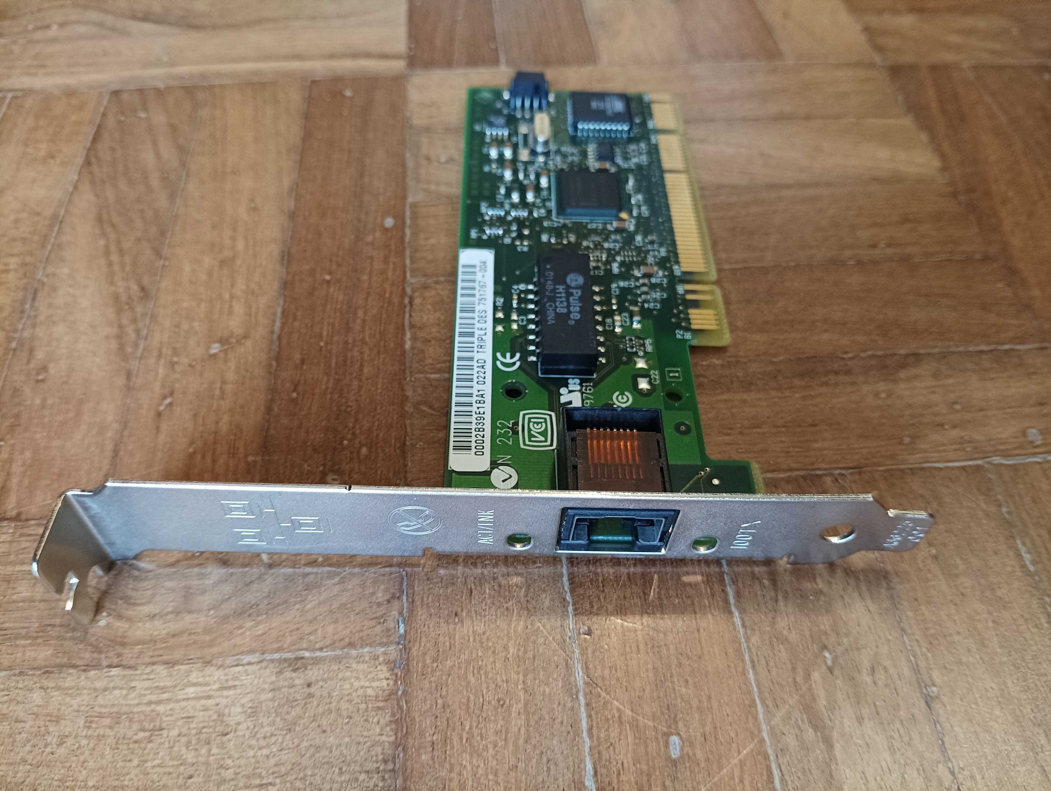 Placa de rede PCI com interface ethernet 10/100 Mbps - Intel