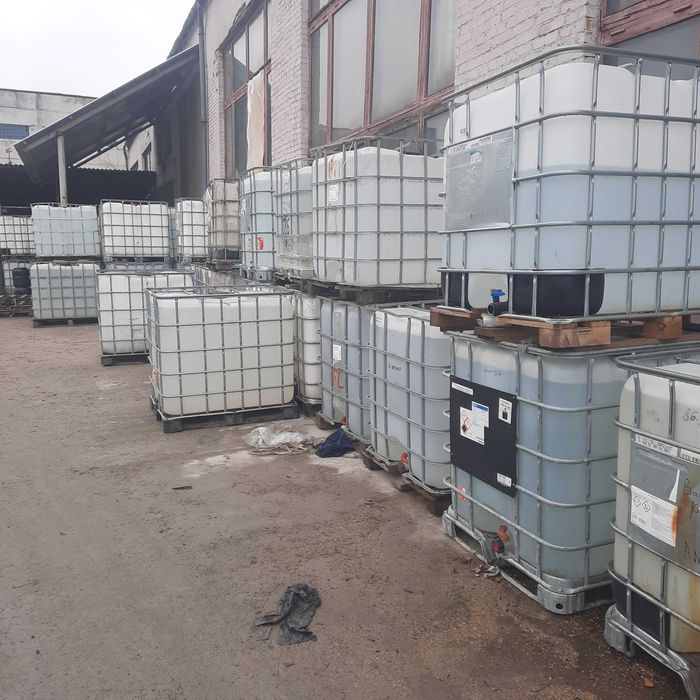 Растворители, отвердители, смолы, ускорители сушки, спирты технические