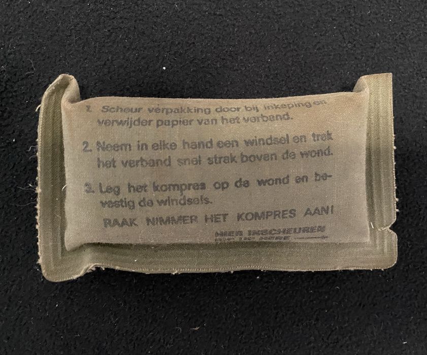 Parte de kit primeiros socorros militares